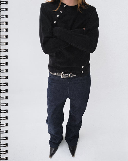 4. Henley Tshirt Asimetrica